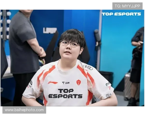 英雄联盟战术解析：TES中路选手如何实现突破与胜利策略