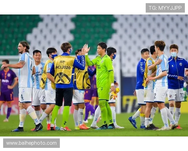 帕斯光荣与蔚山现代的激烈对决揭示足球战术与团队精神的完美结合 帕斯光荣与蔚山现代的激烈对决揭示足球战术与团队精神的完美结合