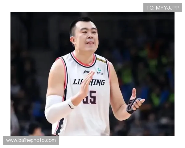 韩德君:从篮球新星到中国男篮的中流砥柱,见证时代的辉煌与挑战 韩德君:从篮球新星到中国男篮的中流砥柱,见证时代的辉煌与挑战