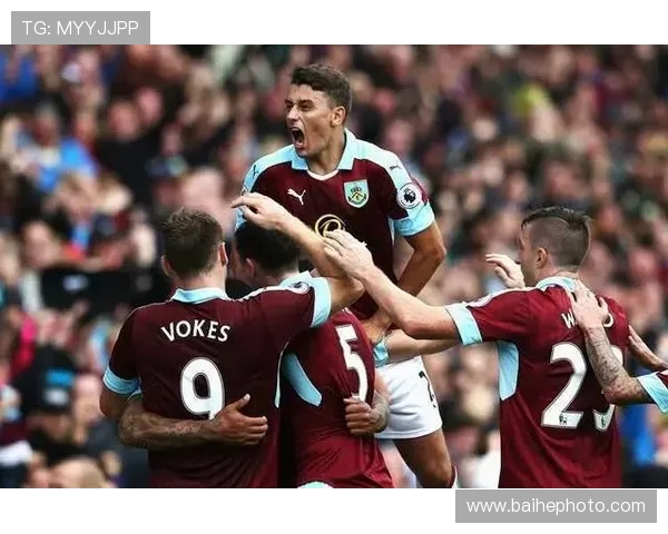 深入分析成都足球队的进攻战术与风格特点探讨